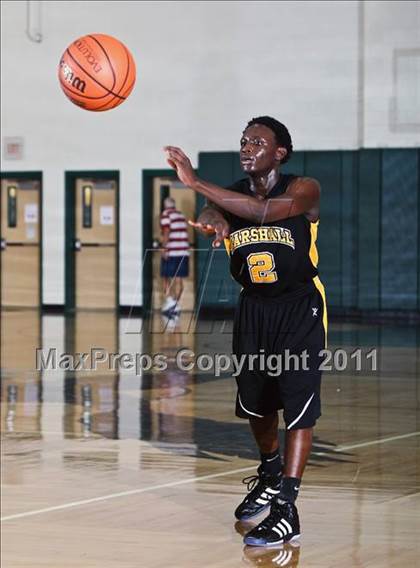 Thumbnail 2 in Fort Bend Marshall vs. La Marque (McDonald's Texas Invitational) photogallery.