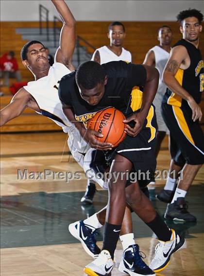 Thumbnail 1 in Fort Bend Marshall vs. La Marque (McDonald's Texas Invitational) photogallery.