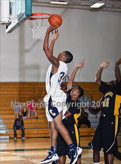 Thumbnail 2 in Fort Bend Marshall vs. La Marque (McDonald's Texas Invitational) photogallery.