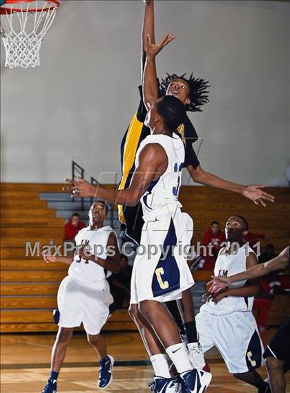 Thumbnail 2 in Fort Bend Marshall vs. La Marque (McDonald's Texas Invitational) photogallery.