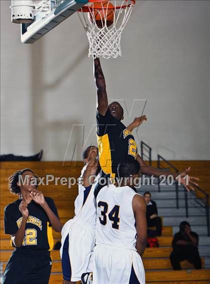 Thumbnail 3 in Fort Bend Marshall vs. La Marque (McDonald's Texas Invitational) photogallery.