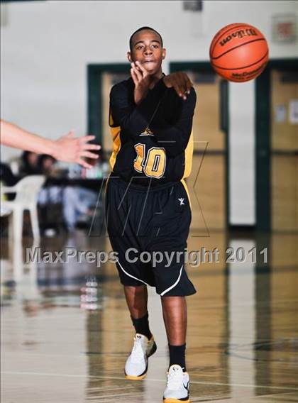 Thumbnail 3 in Fort Bend Marshall vs. La Marque (McDonald's Texas Invitational) photogallery.