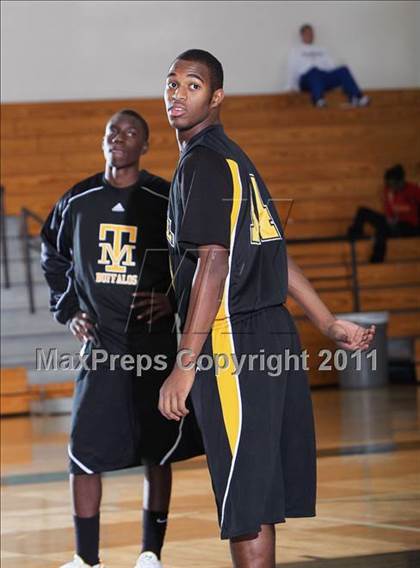 Thumbnail 1 in Fort Bend Marshall vs. La Marque (McDonald's Texas Invitational) photogallery.