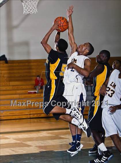 Thumbnail 1 in Fort Bend Marshall vs. La Marque (McDonald's Texas Invitational) photogallery.