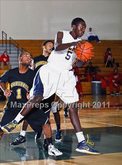 Thumbnail 1 in Fort Bend Marshall vs. La Marque (McDonald's Texas Invitational) photogallery.
