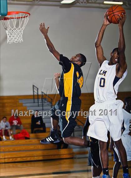 Thumbnail 1 in Fort Bend Marshall vs. La Marque (McDonald's Texas Invitational) photogallery.