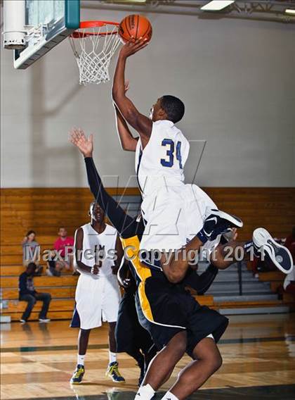 Thumbnail 1 in Fort Bend Marshall vs. La Marque (McDonald's Texas Invitational) photogallery.