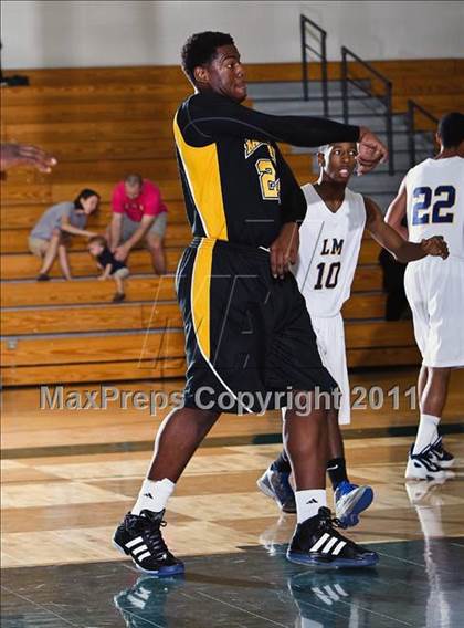 Thumbnail 2 in Fort Bend Marshall vs. La Marque (McDonald's Texas Invitational) photogallery.