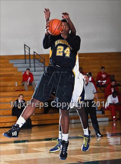 Thumbnail 2 in Fort Bend Marshall vs. La Marque (McDonald's Texas Invitational) photogallery.