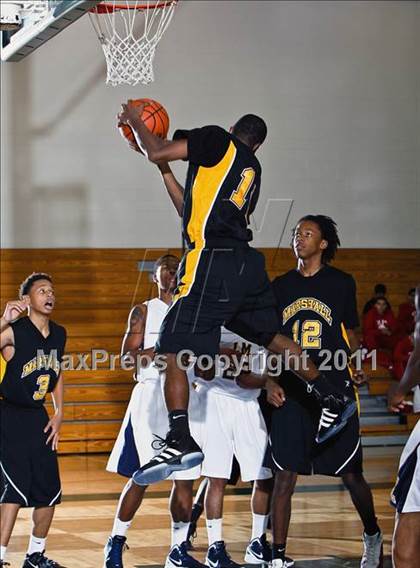 Thumbnail 1 in Fort Bend Marshall vs. La Marque (McDonald's Texas Invitational) photogallery.