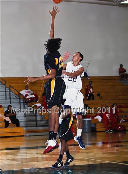 Thumbnail 3 in Fort Bend Marshall vs. La Marque (McDonald's Texas Invitational) photogallery.