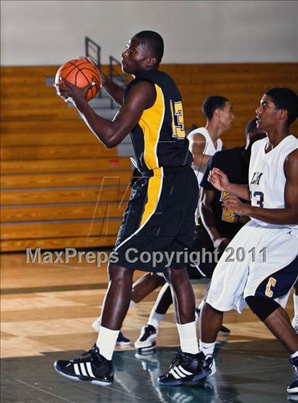 Thumbnail 2 in Fort Bend Marshall vs. La Marque (McDonald's Texas Invitational) photogallery.