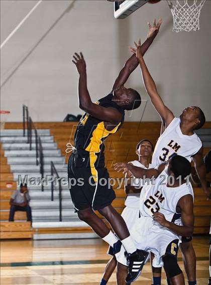 Thumbnail 2 in Fort Bend Marshall vs. La Marque (McDonald's Texas Invitational) photogallery.
