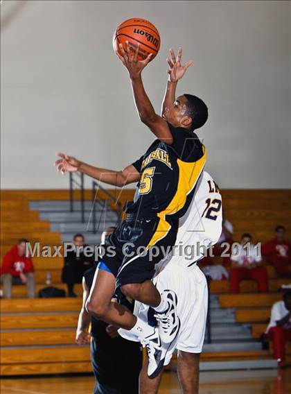Thumbnail 2 in Fort Bend Marshall vs. La Marque (McDonald's Texas Invitational) photogallery.