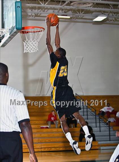 Thumbnail 3 in Fort Bend Marshall vs. La Marque (McDonald's Texas Invitational) photogallery.