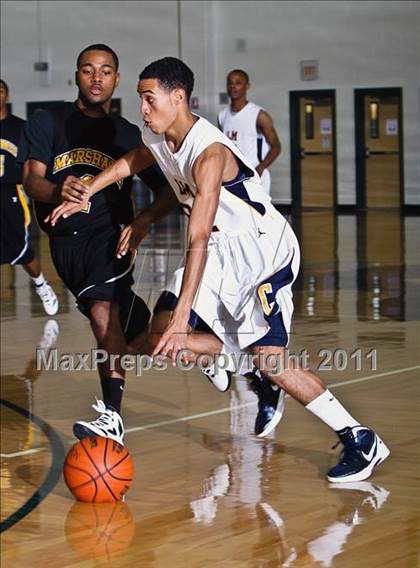 Thumbnail 1 in Fort Bend Marshall vs. La Marque (McDonald's Texas Invitational) photogallery.