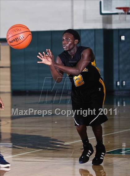Thumbnail 1 in Fort Bend Marshall vs. La Marque (McDonald's Texas Invitational) photogallery.