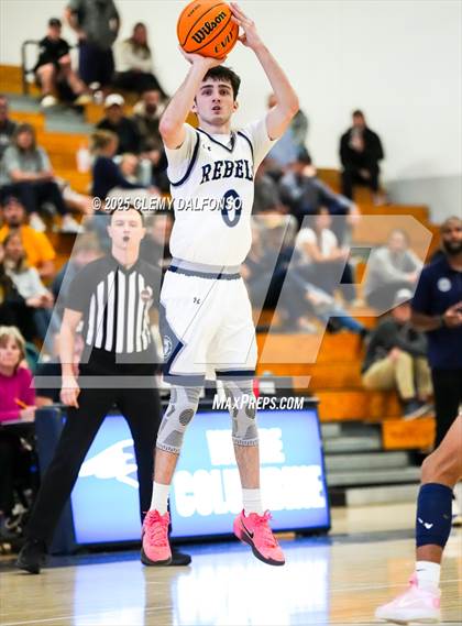 Thumbnail 1 in Mullen @ Columbine photogallery.