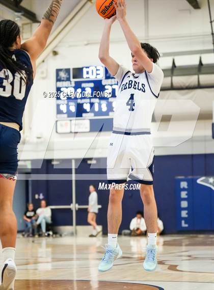 Thumbnail 2 in Mullen @ Columbine photogallery.