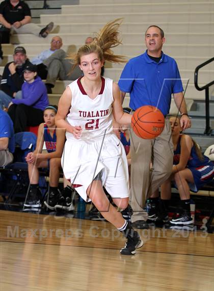 Thumbnail 1 in Lebanon vs. Tualatin (Nike Interstate Shootout) photogallery.