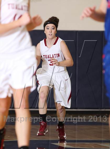 Thumbnail 1 in Lebanon vs. Tualatin (Nike Interstate Shootout) photogallery.