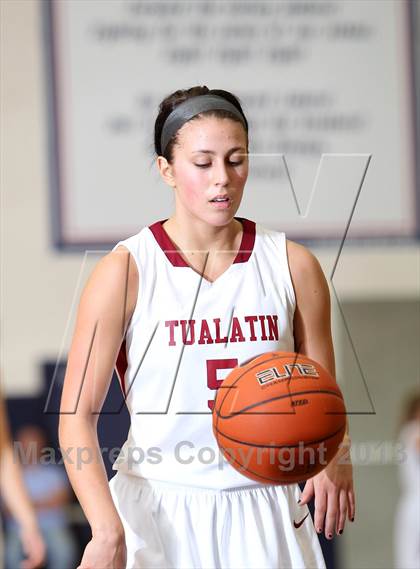 Thumbnail 2 in Lebanon vs. Tualatin (Nike Interstate Shootout) photogallery.