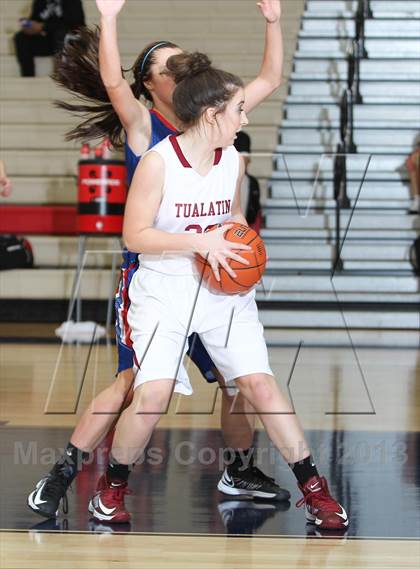 Thumbnail 2 in Lebanon vs. Tualatin (Nike Interstate Shootout) photogallery.