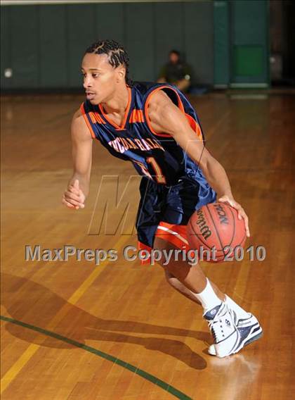 Thumbnail 3 in Lincoln Hall vs. Mahopac (Putnam Challenge) photogallery.
