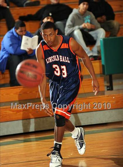 Thumbnail 3 in Lincoln Hall vs. Mahopac (Putnam Challenge) photogallery.
