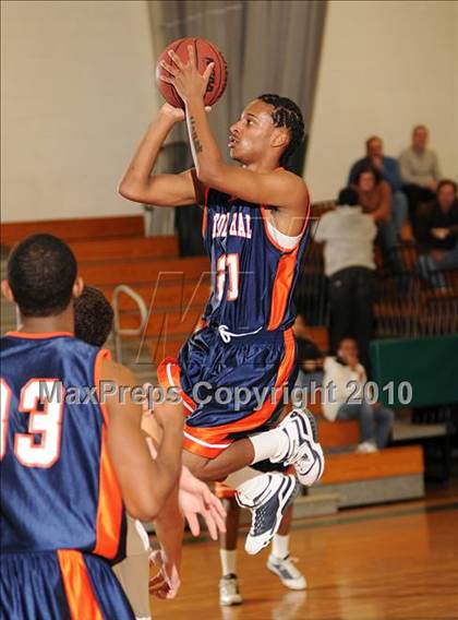 Thumbnail 3 in Lincoln Hall vs. Mahopac (Putnam Challenge) photogallery.