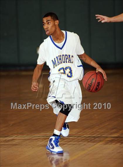 Thumbnail 1 in Lincoln Hall vs. Mahopac (Putnam Challenge) photogallery.