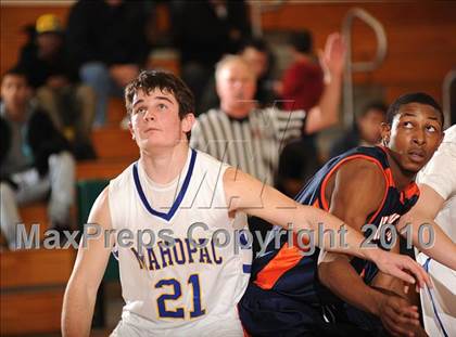 Thumbnail 3 in Lincoln Hall vs. Mahopac (Putnam Challenge) photogallery.