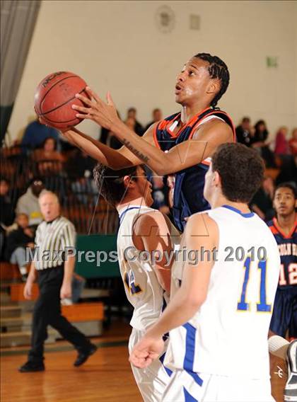 Thumbnail 2 in Lincoln Hall vs. Mahopac (Putnam Challenge) photogallery.