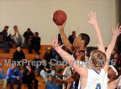 Thumbnail 2 in Lincoln Hall vs. Mahopac (Putnam Challenge) photogallery.