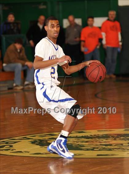 Thumbnail 1 in Lincoln Hall vs. Mahopac (Putnam Challenge) photogallery.