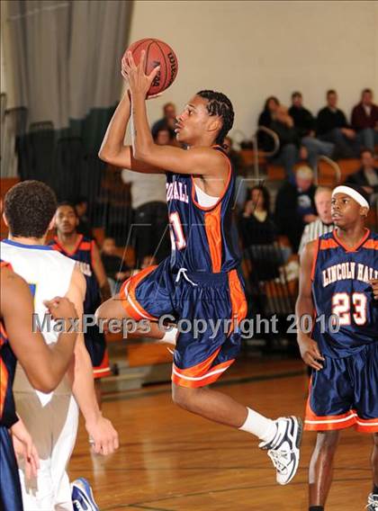 Thumbnail 1 in Lincoln Hall vs. Mahopac (Putnam Challenge) photogallery.