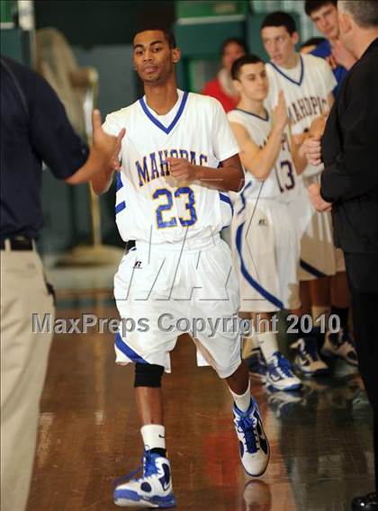 Thumbnail 1 in Lincoln Hall vs. Mahopac (Putnam Challenge) photogallery.