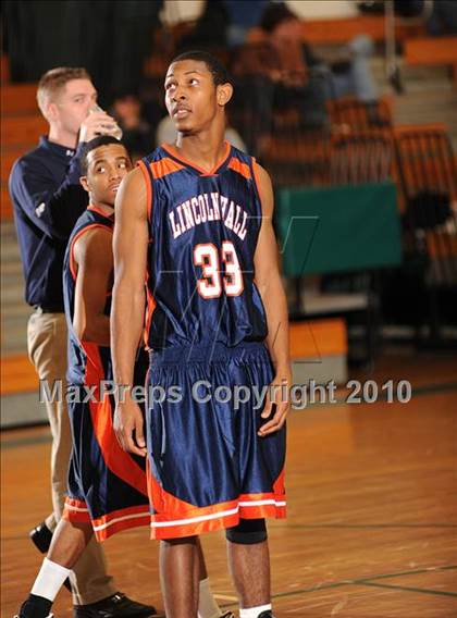 Thumbnail 3 in Lincoln Hall vs. Mahopac (Putnam Challenge) photogallery.