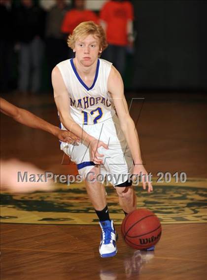 Thumbnail 3 in Lincoln Hall vs. Mahopac (Putnam Challenge) photogallery.
