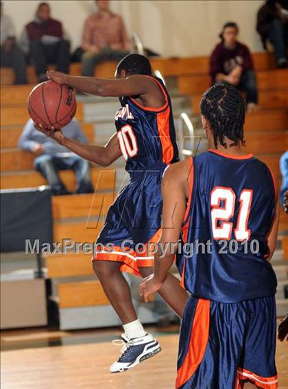 Thumbnail 3 in Lincoln Hall vs. Mahopac (Putnam Challenge) photogallery.