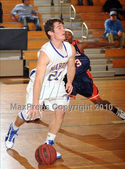 Thumbnail 3 in Lincoln Hall vs. Mahopac (Putnam Challenge) photogallery.