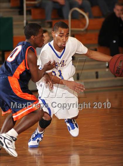 Thumbnail 3 in Lincoln Hall vs. Mahopac (Putnam Challenge) photogallery.
