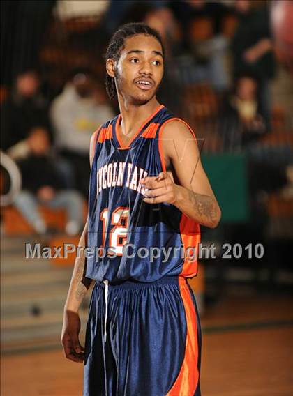 Thumbnail 1 in Lincoln Hall vs. Mahopac (Putnam Challenge) photogallery.