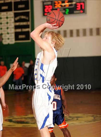 Thumbnail 2 in Lincoln Hall vs. Mahopac (Putnam Challenge) photogallery.