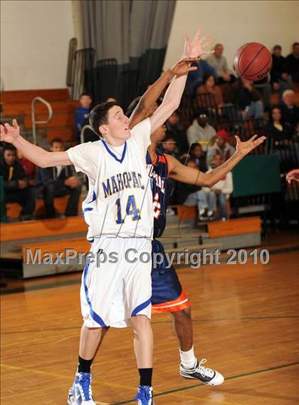 Thumbnail 3 in Lincoln Hall vs. Mahopac (Putnam Challenge) photogallery.