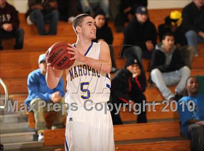 Thumbnail 1 in Lincoln Hall vs. Mahopac (Putnam Challenge) photogallery.