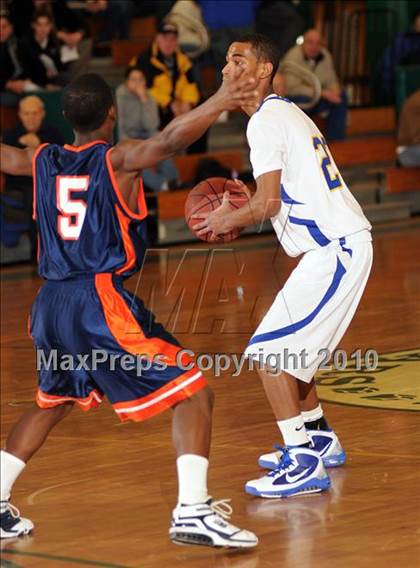 Thumbnail 1 in Lincoln Hall vs. Mahopac (Putnam Challenge) photogallery.