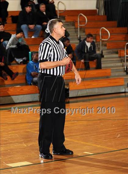 Thumbnail 3 in Lincoln Hall vs. Mahopac (Putnam Challenge) photogallery.