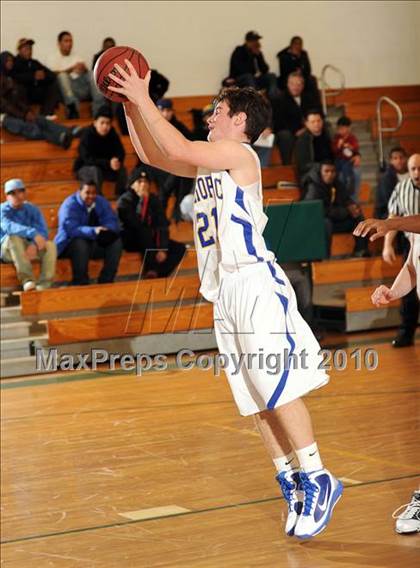 Thumbnail 2 in Lincoln Hall vs. Mahopac (Putnam Challenge) photogallery.