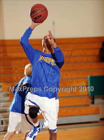 Thumbnail 2 in Lincoln Hall vs. Mahopac (Putnam Challenge) photogallery.